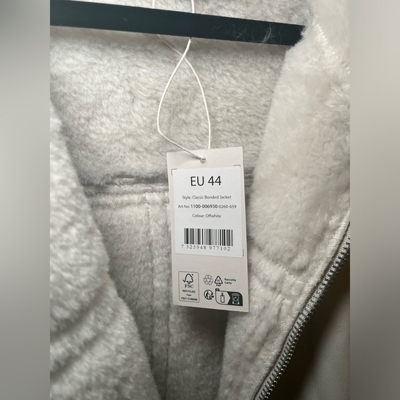 New (NWT) Frosty White Faux Leather and Shearling Jacket, size 44 (US size 14) - Picture 7 of 15